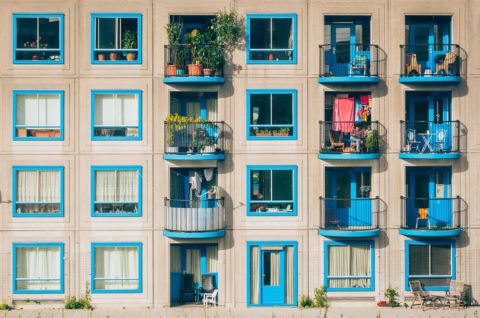 Buscan legalizar y regular el Airbnb en condominios