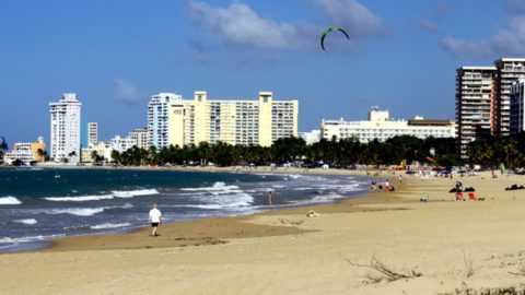Casi imposible costear condominios costeros en Puerto Rico